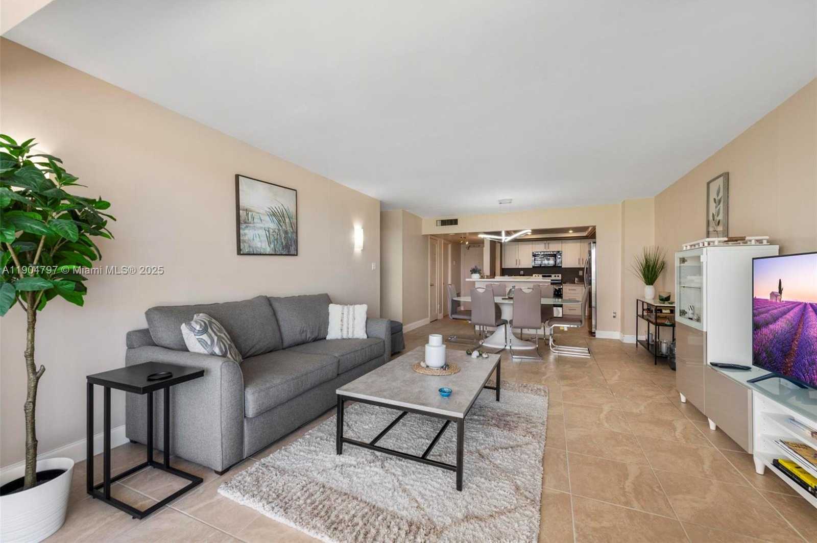Small Image of 18061 BISCAYNE BLVD #303, Aventura Number 14