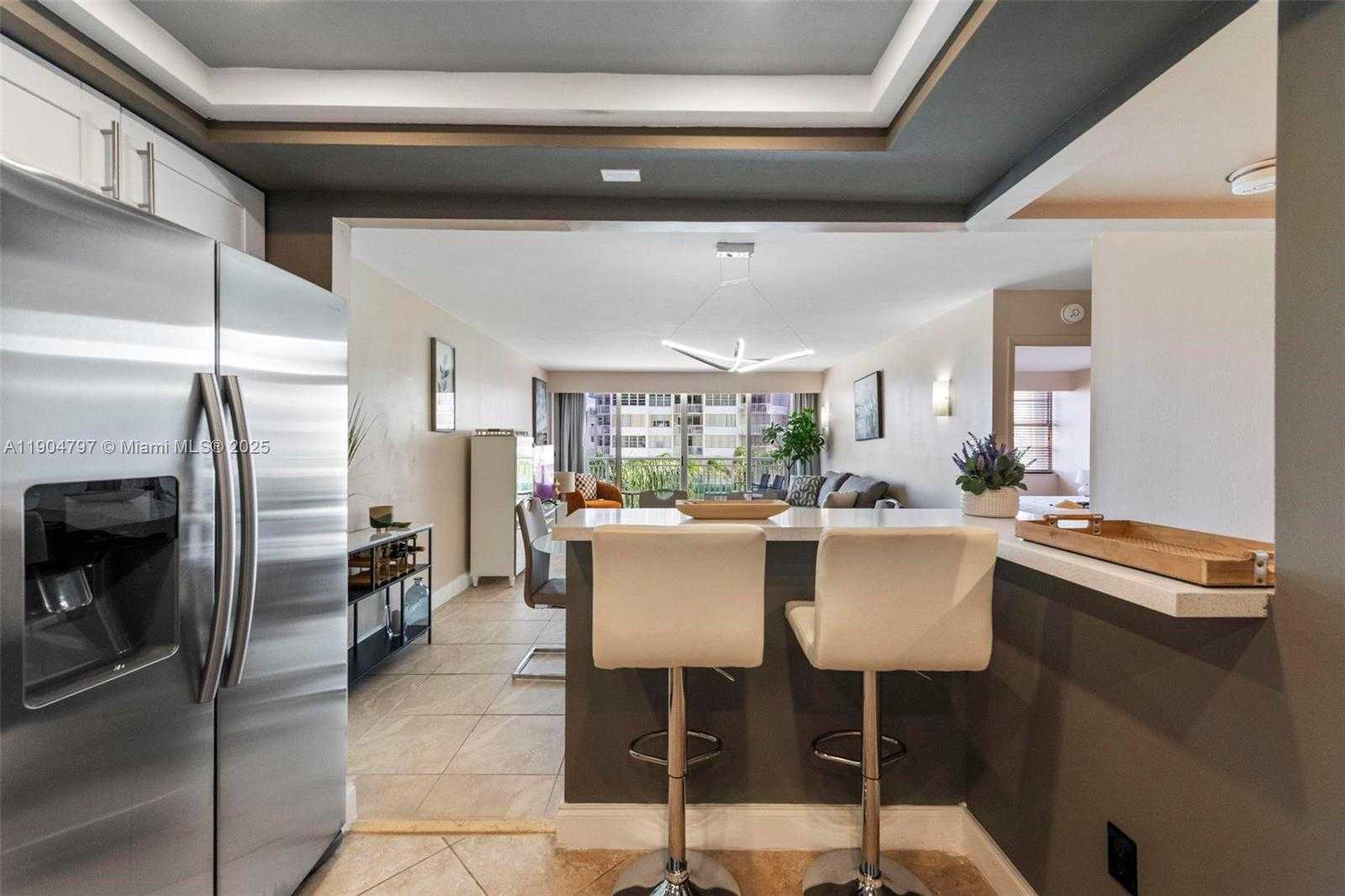 Small Image of 18061 BISCAYNE BLVD #303, Aventura Number 15