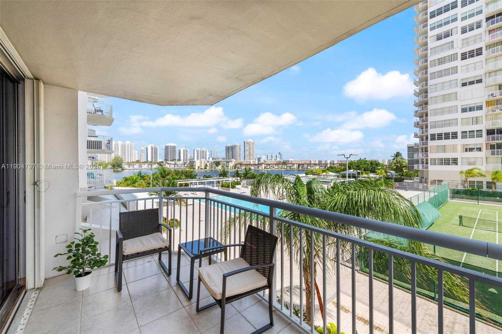 Small Image of 18061 BISCAYNE BLVD #303, Aventura Number 28