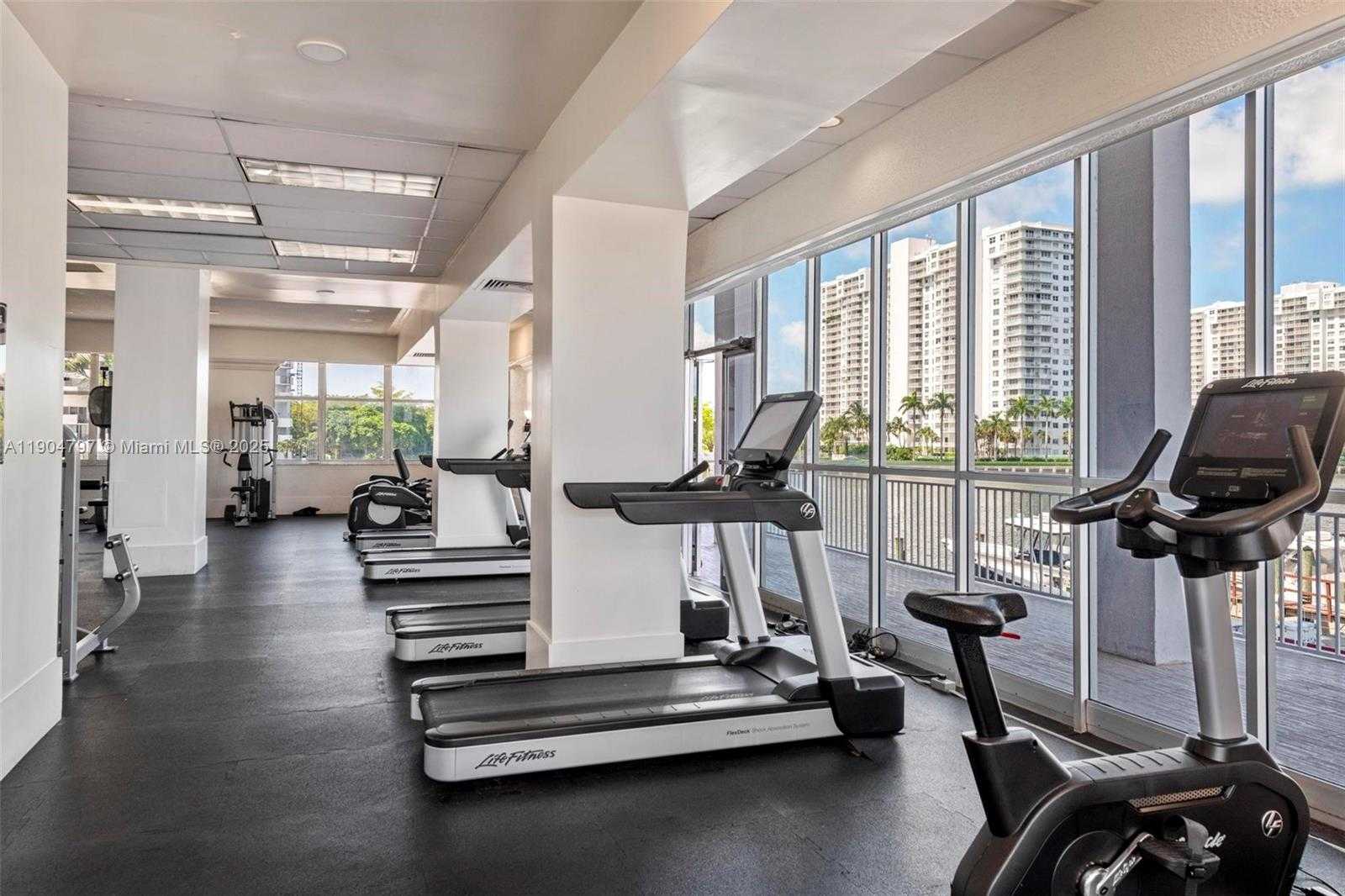 Small Image of 18061 BISCAYNE BLVD #303, Aventura Number 30