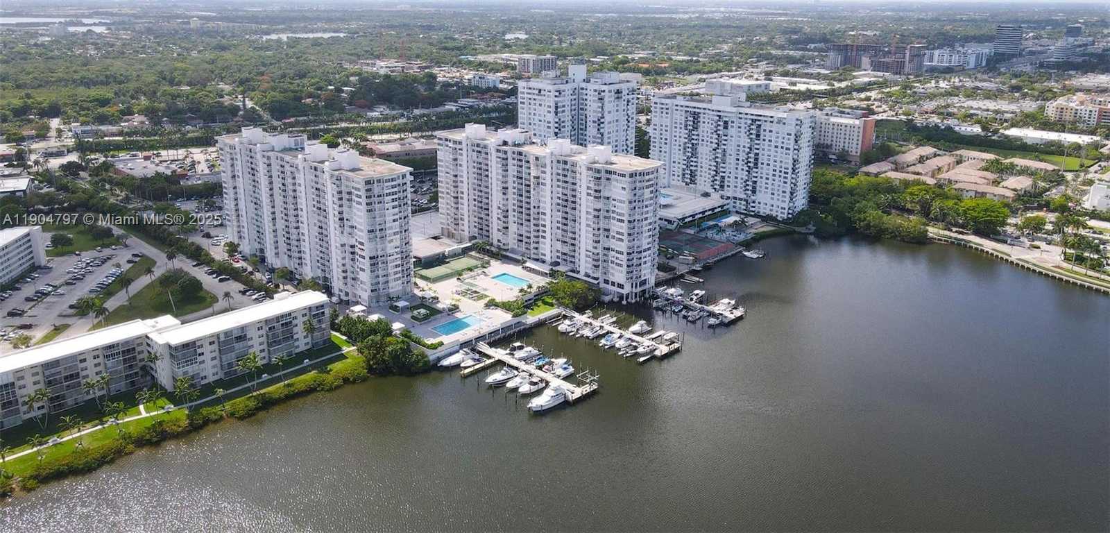 Small Image of 18061 BISCAYNE BLVD #303, Aventura Number 32