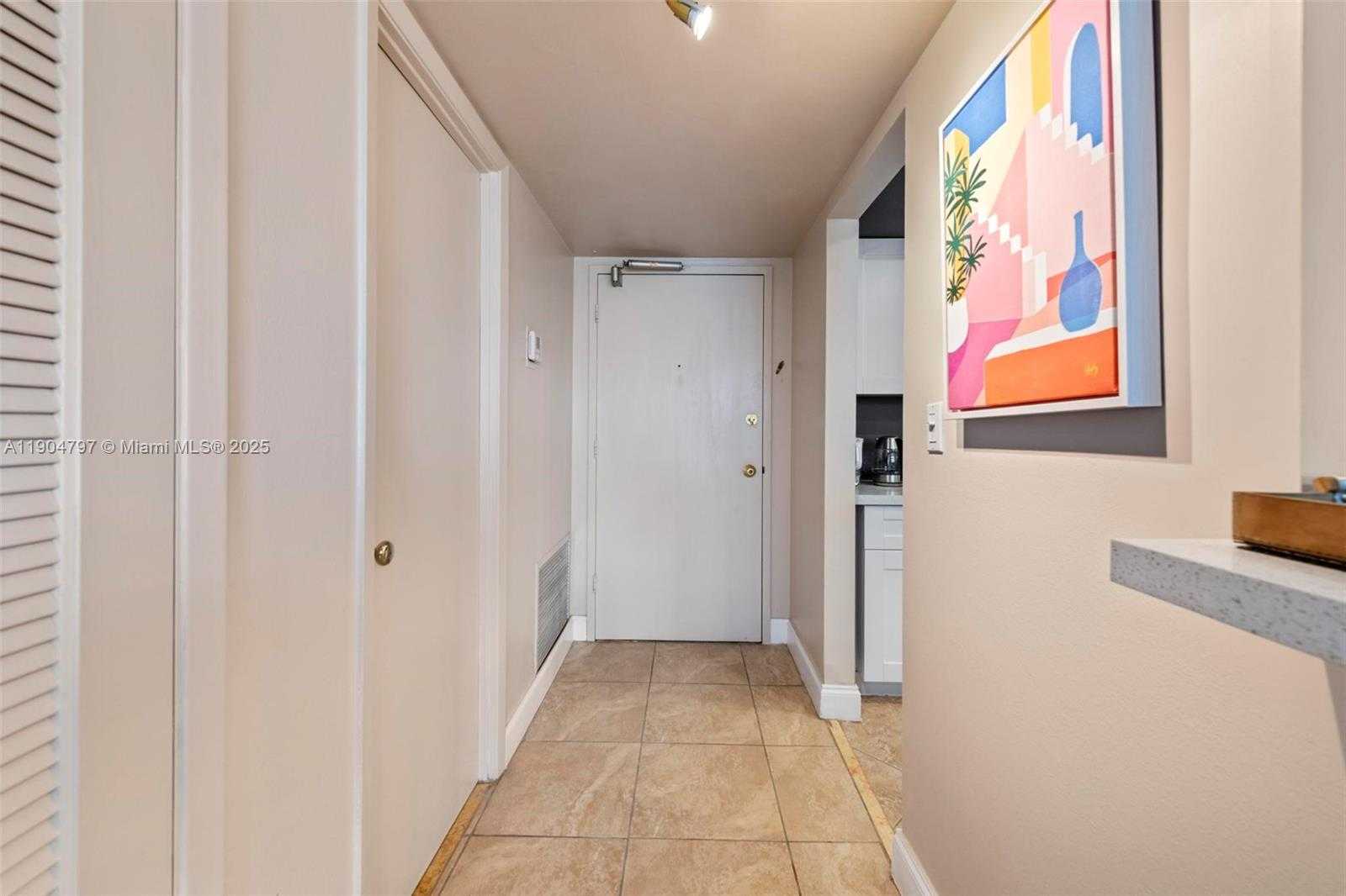 Small Image of 18061 BISCAYNE BLVD #303, Aventura Number 6