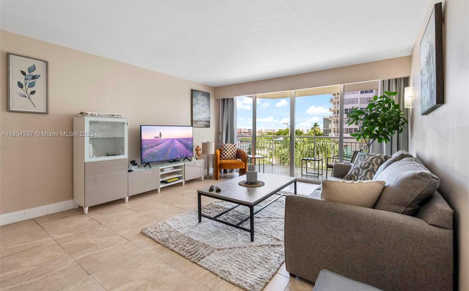 Small Image of 18061 BISCAYNE BLVD #303, Aventura Number 9