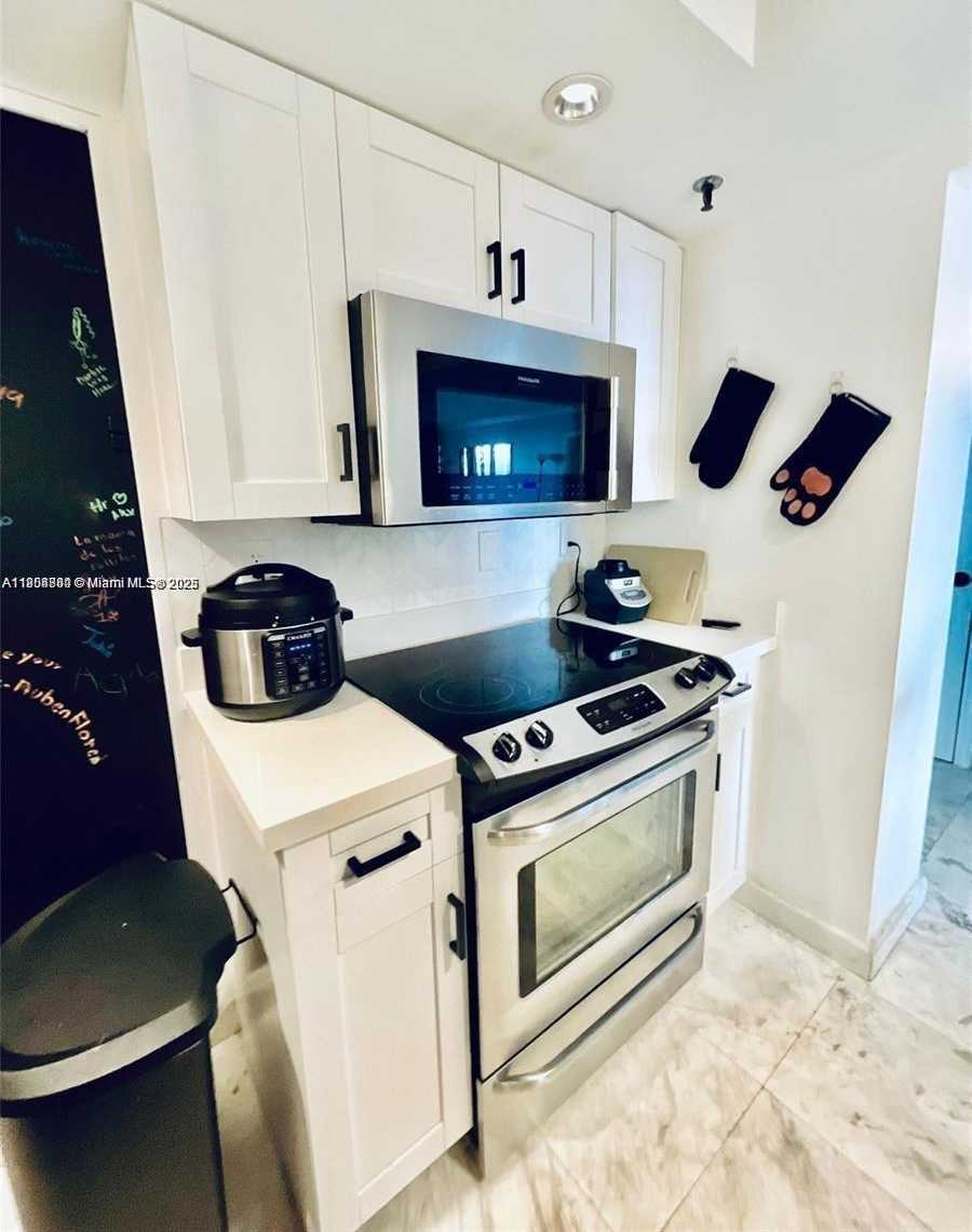 Small Image of 20355 NORTH EAST 34TH CT #1622, Aventura Number 2