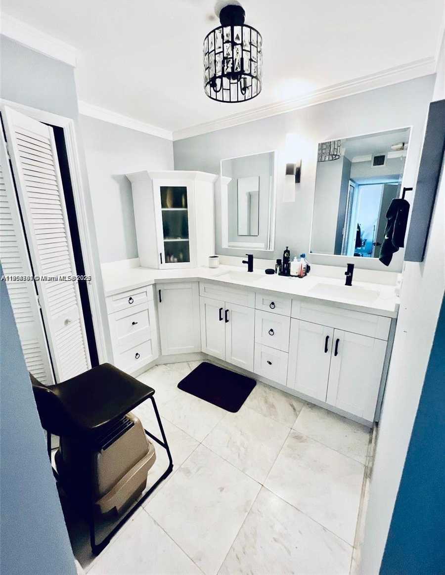 Small Image of 20355 NORTH EAST 34TH CT #1622, Aventura Number 8