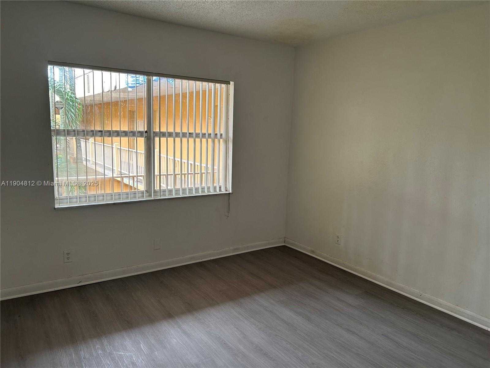 Small Image of 18101 NORTH WEST 68TH AVE #B205, Hialeah Number 12