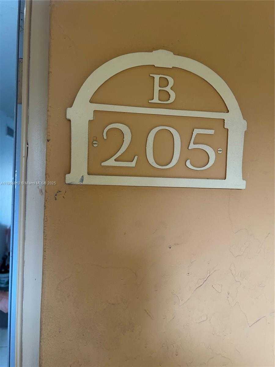 Small Image of 18101 NORTH WEST 68TH AVE #B205, Hialeah Number 17
