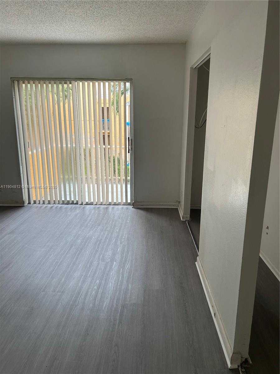 Small Image of 18101 NORTH WEST 68TH AVE #B205, Hialeah Number 8