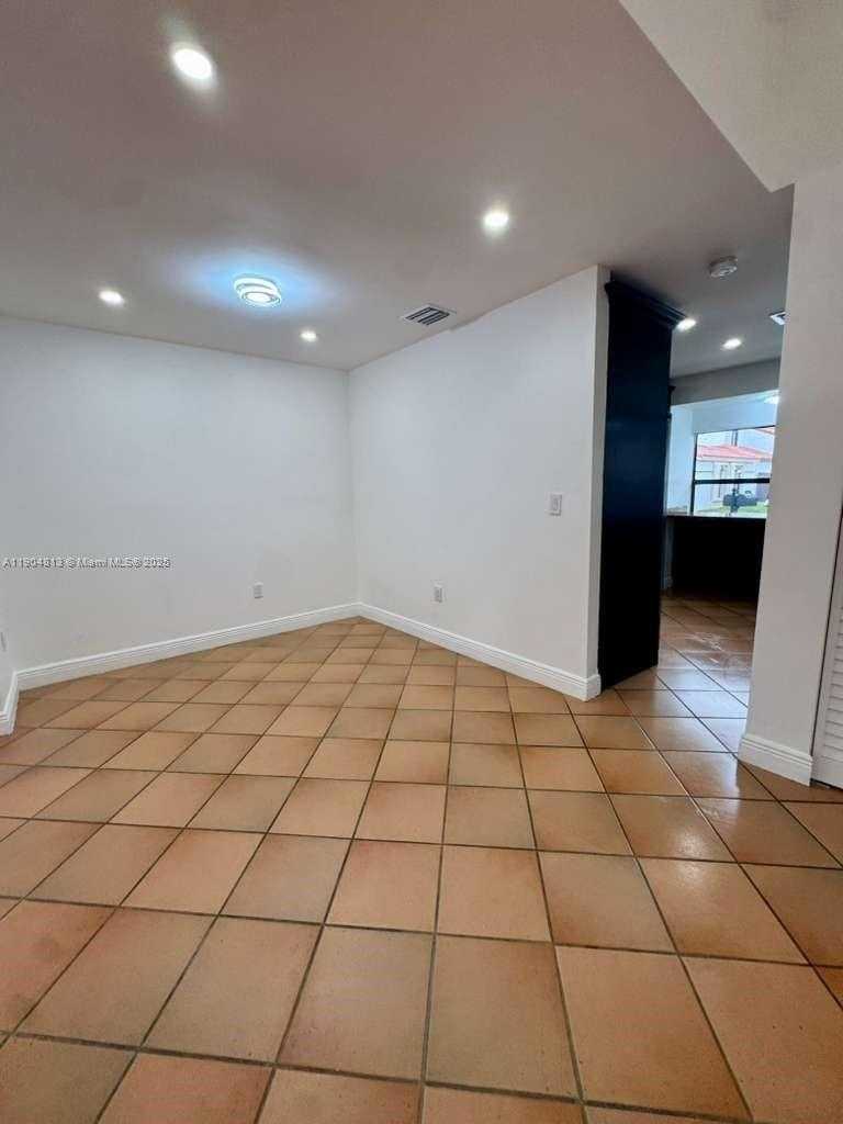 Small Image of 440 SOUTH WEST 88TH CT #440, Miami Number 5