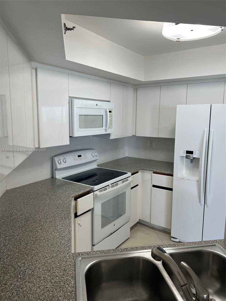 Small Image of 6767 COLLINS AVE #904, Miami Beach Number 11