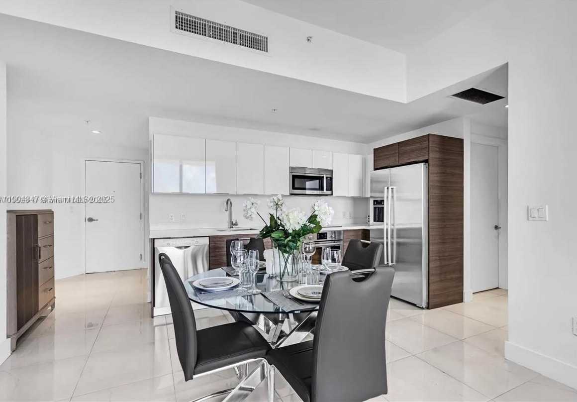 Small Image of Miami Number 11