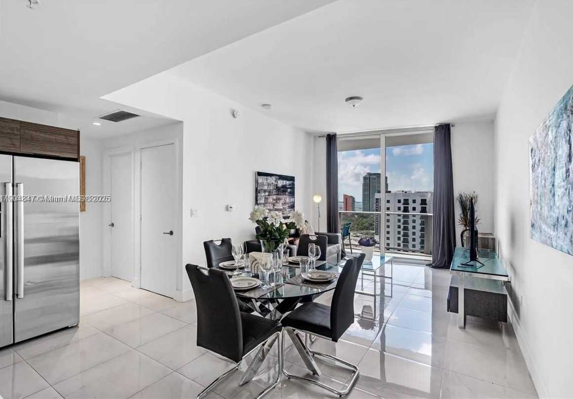 Small Image of Miami Number 12