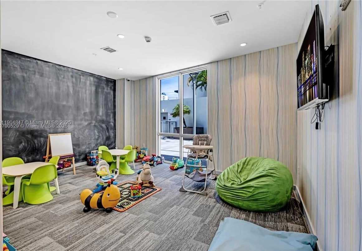 Small Image of Miami Number 14