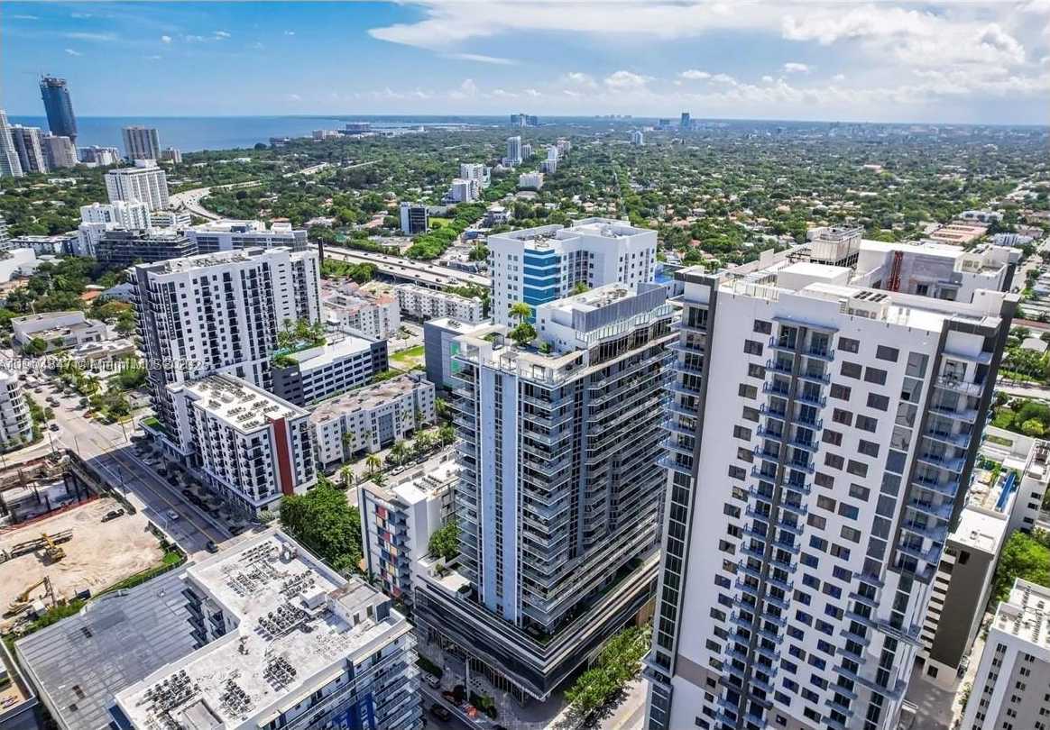 Small Image of Miami Number 17