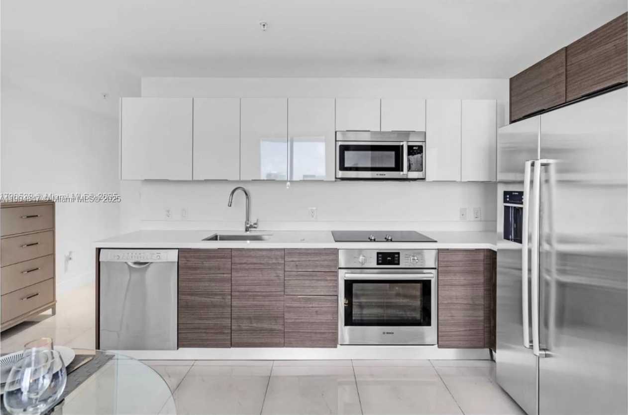 Small Image of Miami Number 2