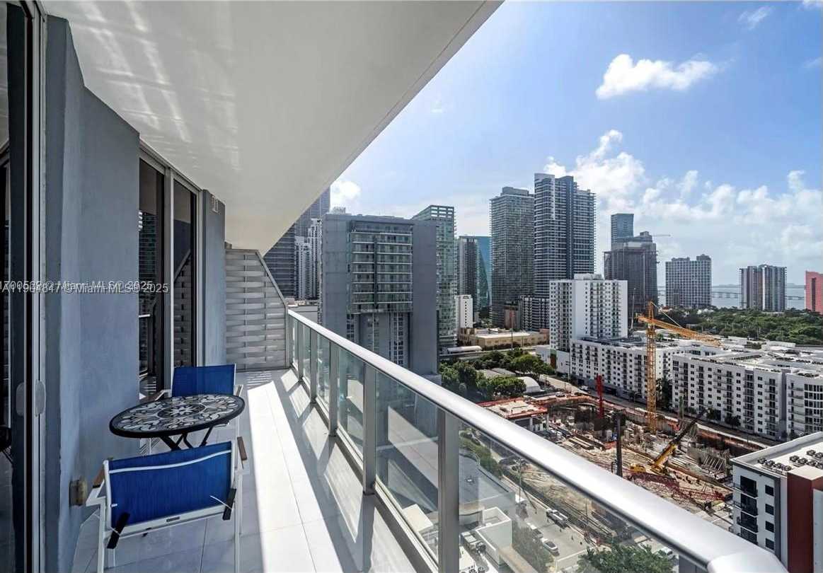 Small Image of Miami Number 5