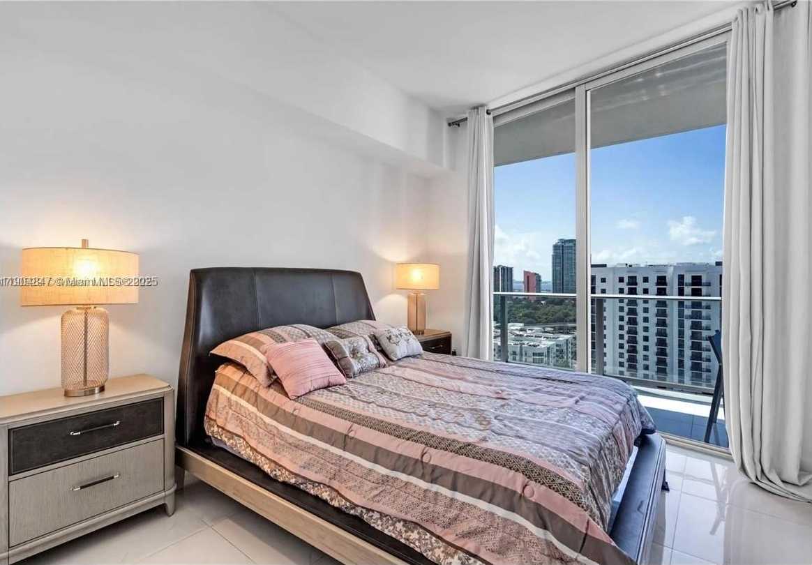 Small Image of Miami Number 9