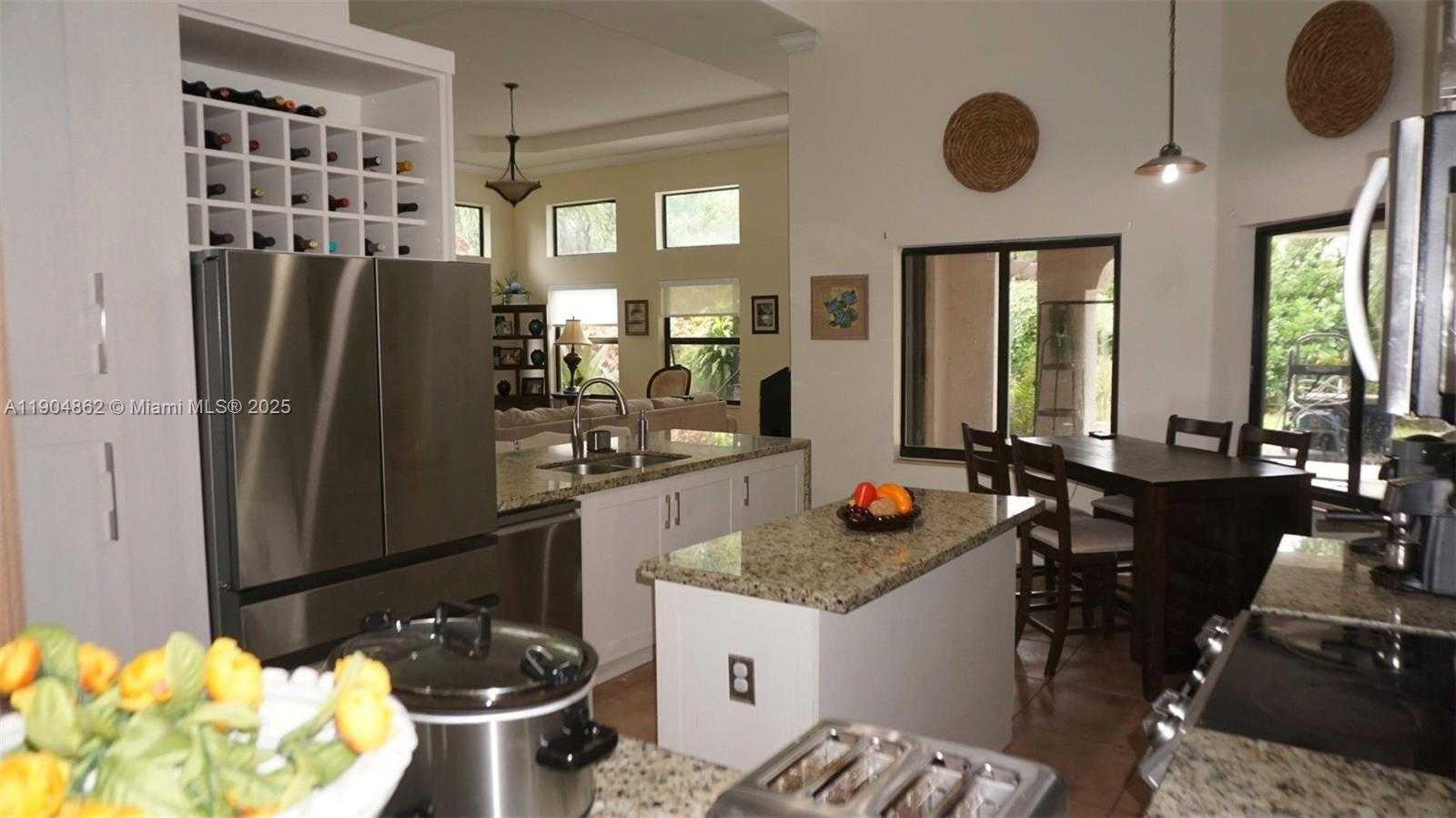 Small Image of 12965 SOUTH WEST 197TH ST, Miami Number 10