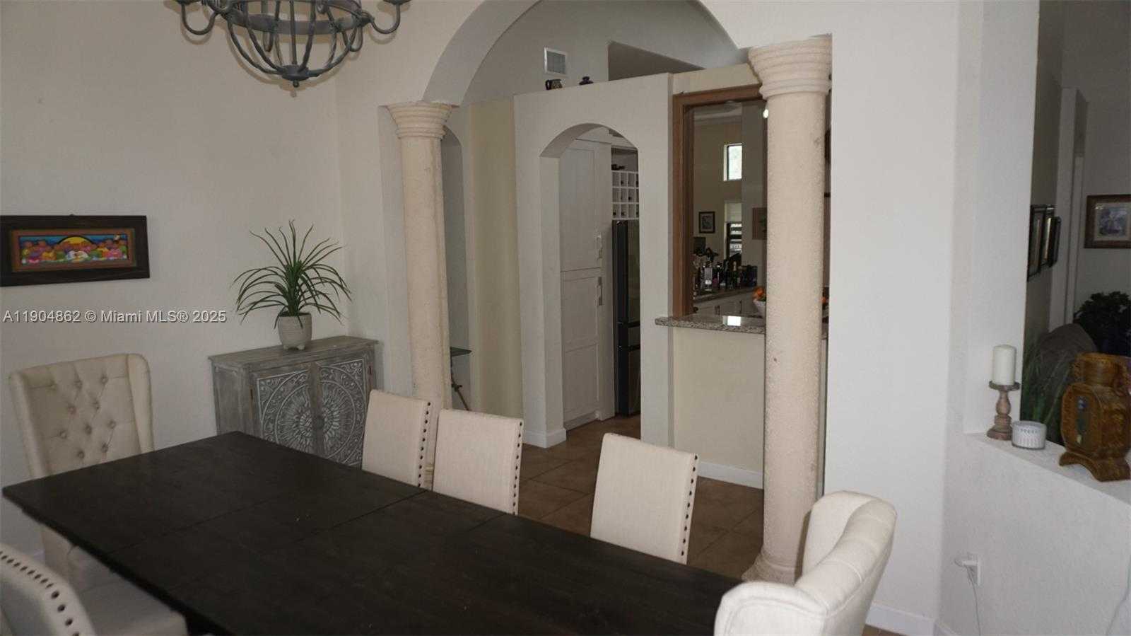 Small Image of 12965 SOUTH WEST 197TH ST, Miami Number 11