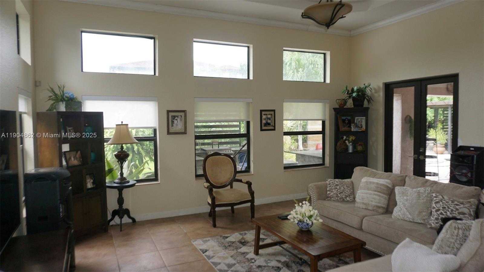 Small Image of 12965 SOUTH WEST 197TH ST, Miami Number 14