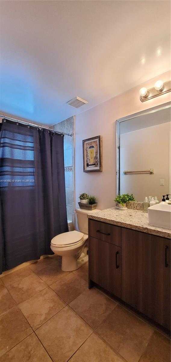 Small Image of 12965 SOUTH WEST 197TH ST, Miami Number 18