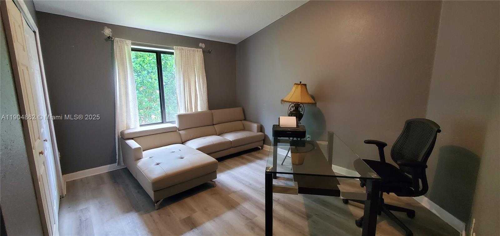 Small Image of 12965 SOUTH WEST 197TH ST, Miami Number 19