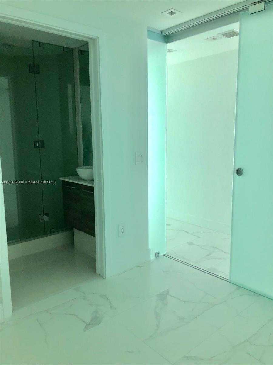 Small Image of 650 NORTH EAST 32 ST #4107, Miami Number 12