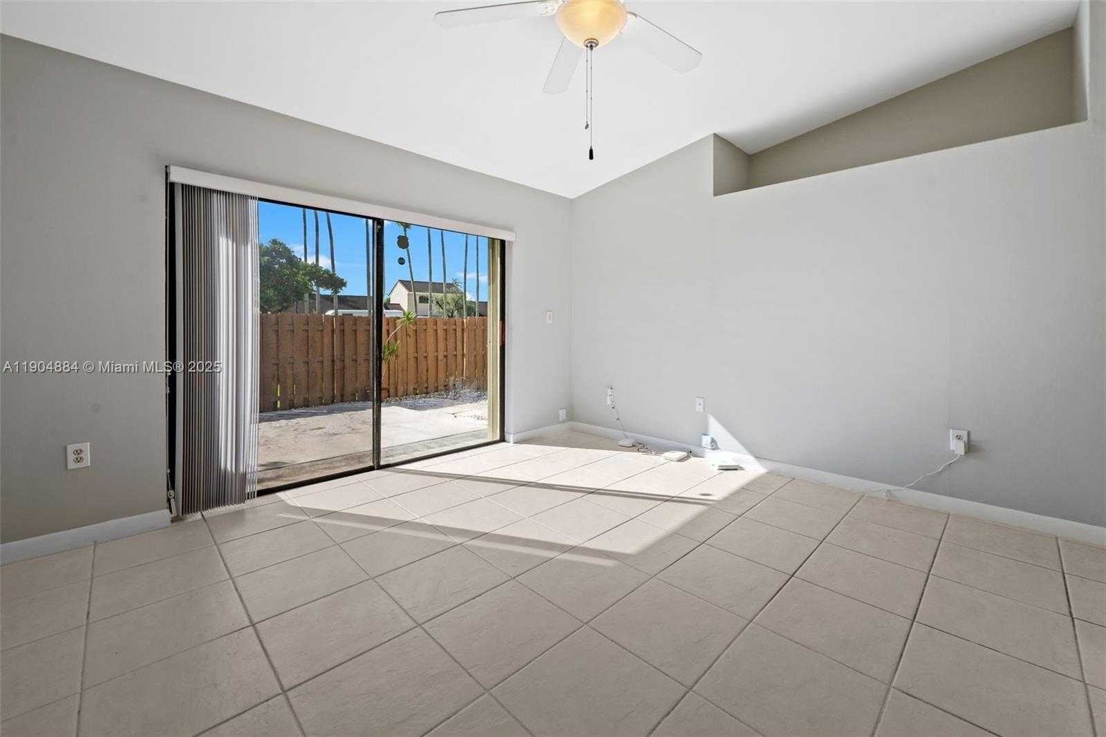 Small Image of 6654 NORTH WEST 173RD LN, Hialeah Number 12