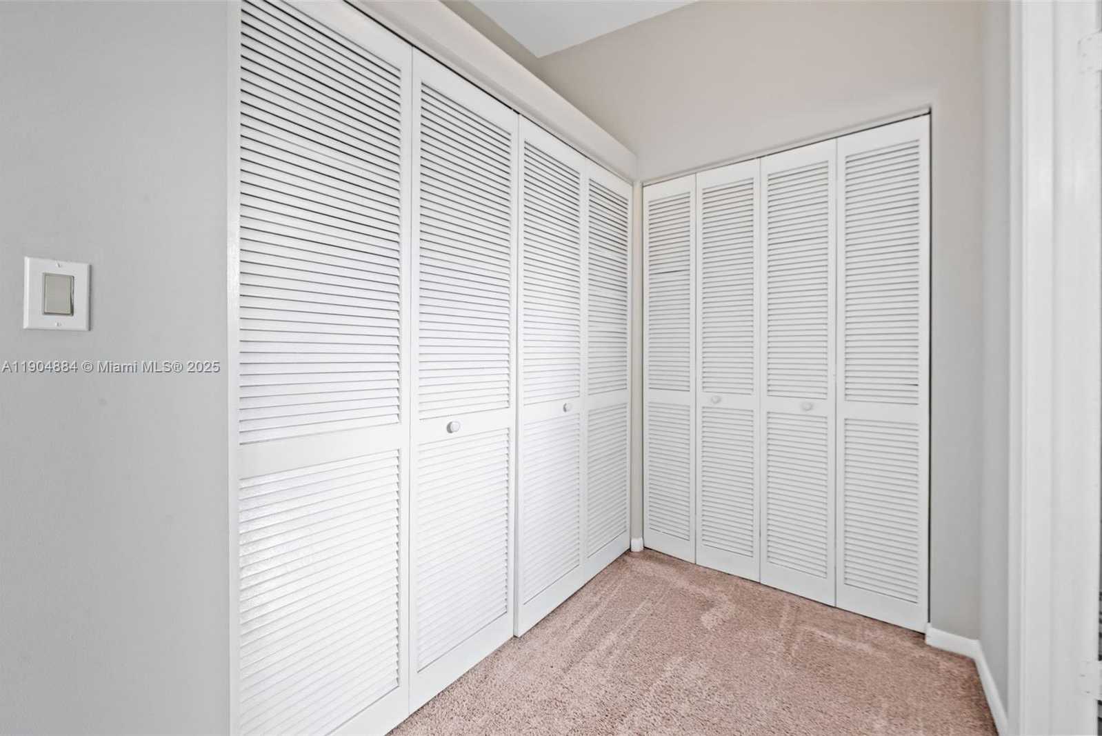 Small Image of 6654 NORTH WEST 173RD LN, Hialeah Number 16