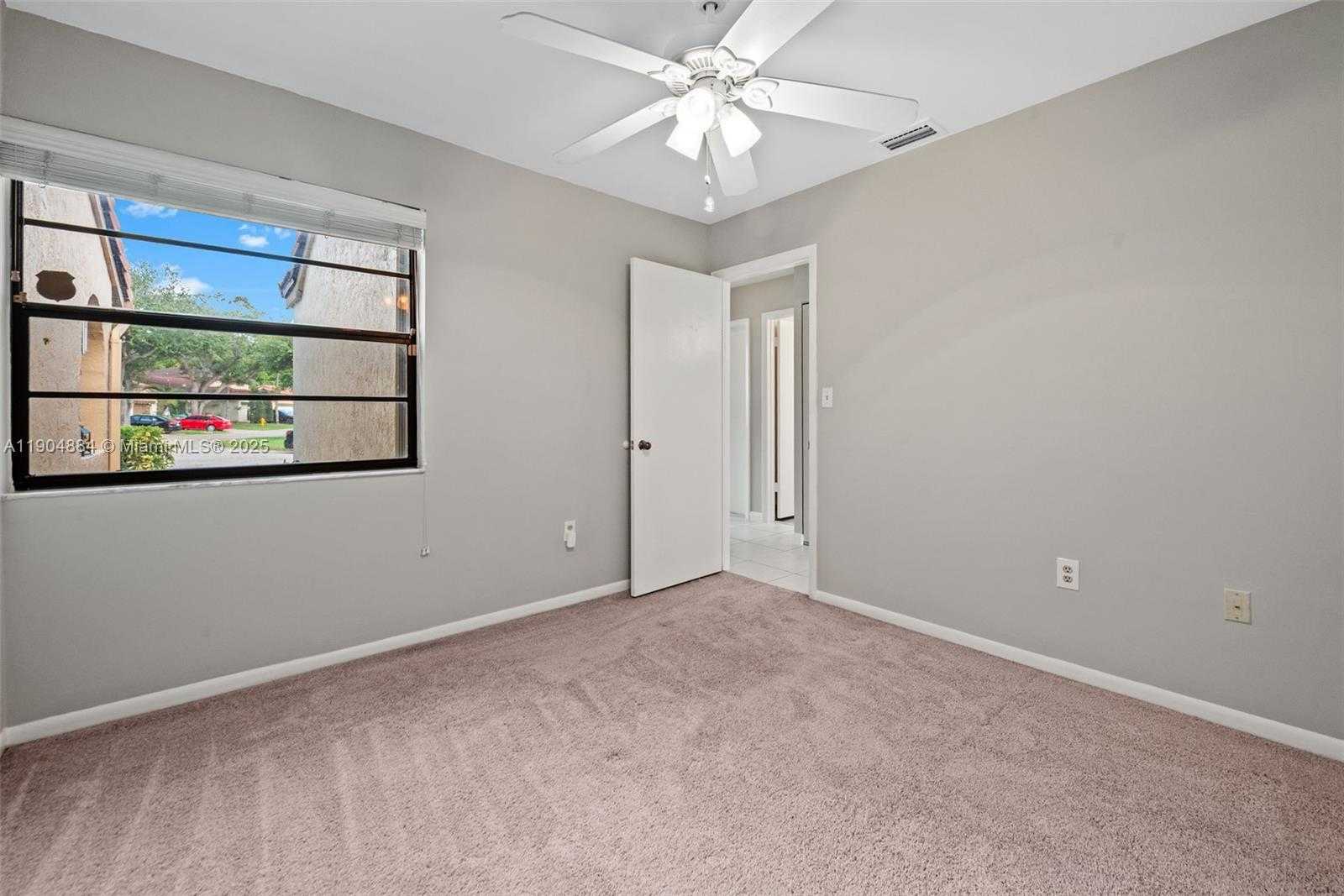 Small Image of 6654 NORTH WEST 173RD LN, Hialeah Number 21