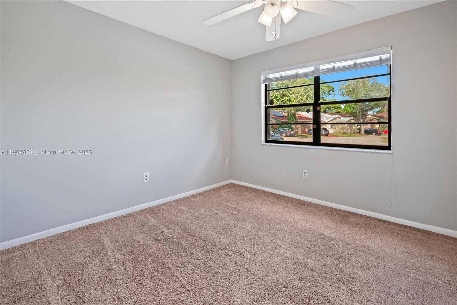 Small Image of 6654 NORTH WEST 173RD LN, Hialeah Number 22