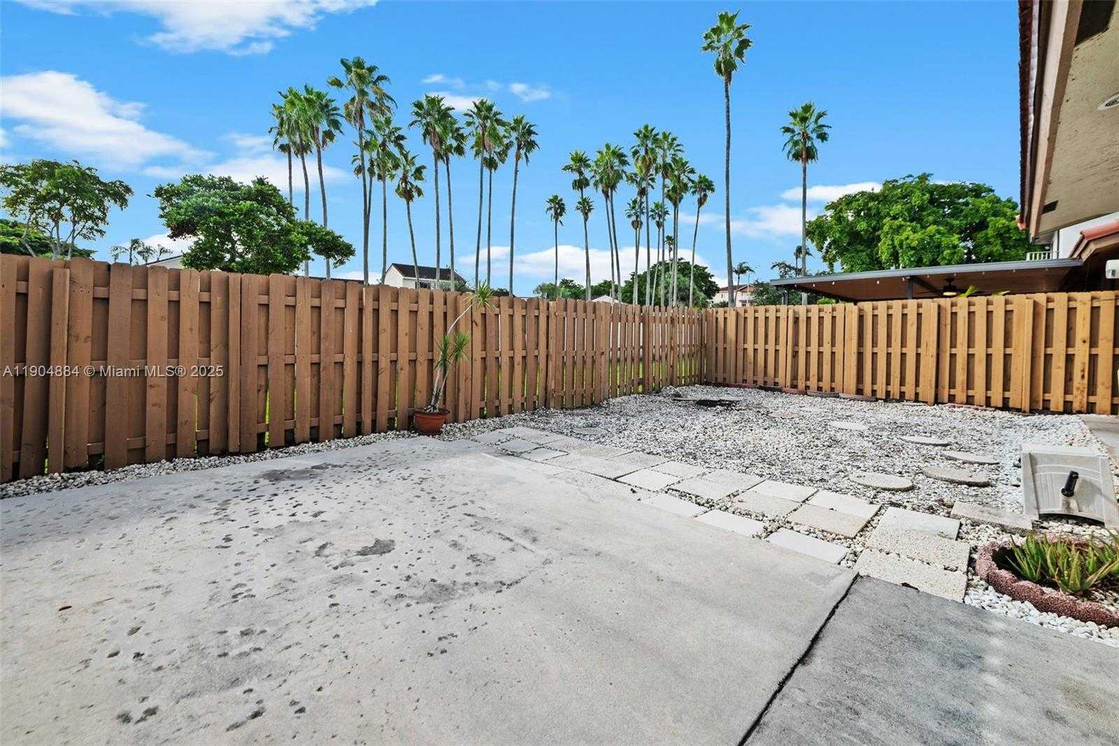 Small Image of 6654 NORTH WEST 173RD LN, Hialeah Number 27