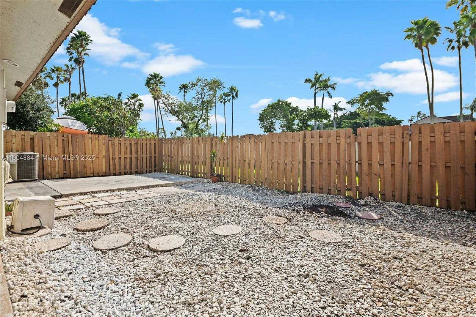 Small Image of 6654 NORTH WEST 173RD LN, Hialeah Number 28
