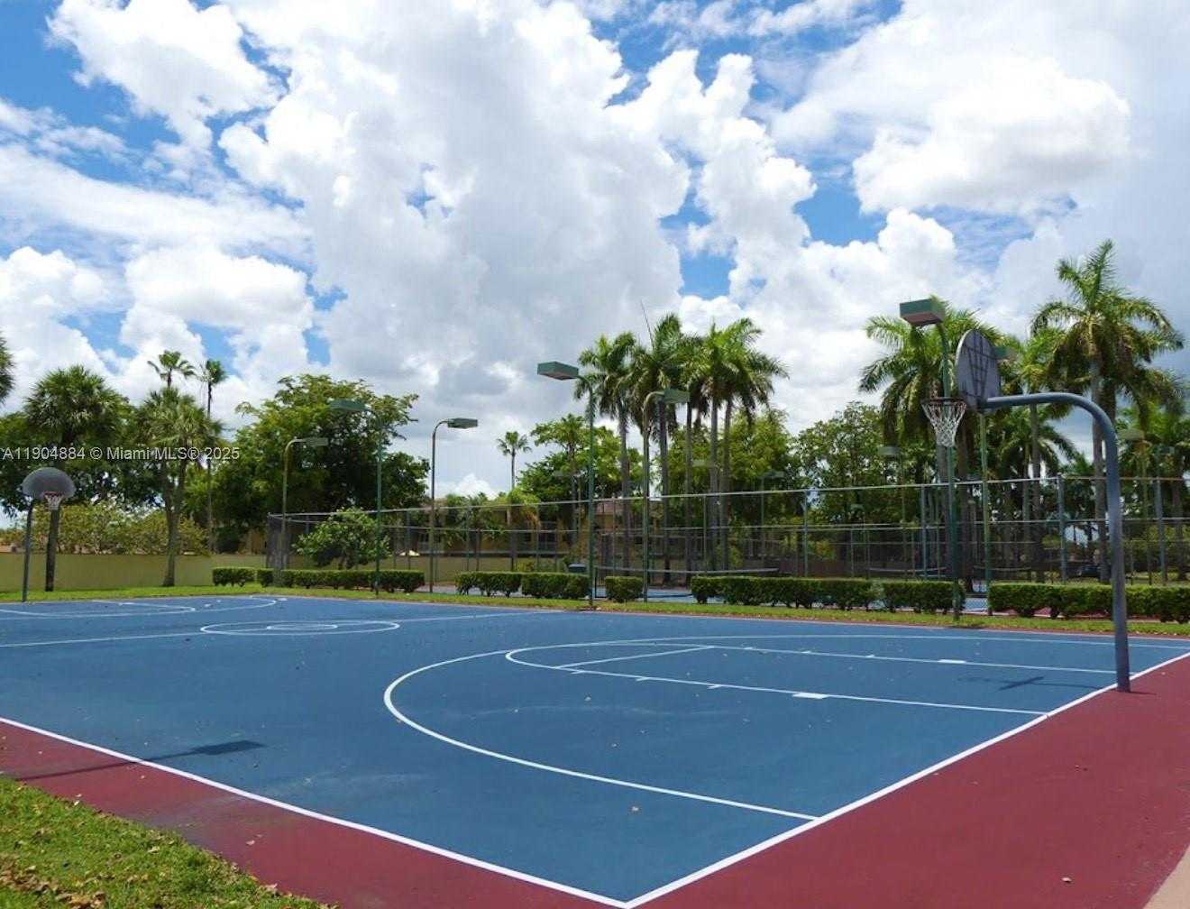 Small Image of 6654 NORTH WEST 173RD LN, Hialeah Number 32