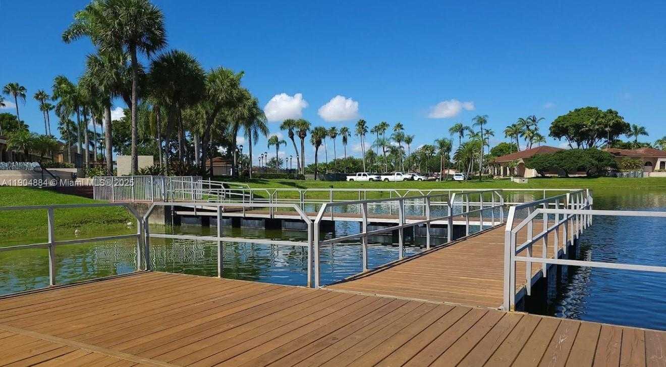 Small Image of 6654 NORTH WEST 173RD LN, Hialeah Number 34