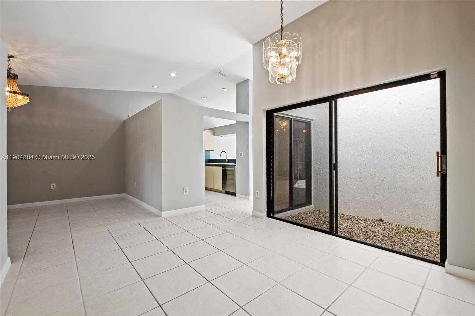 Small Image of 6654 NORTH WEST 173RD LN, Hialeah Number 7