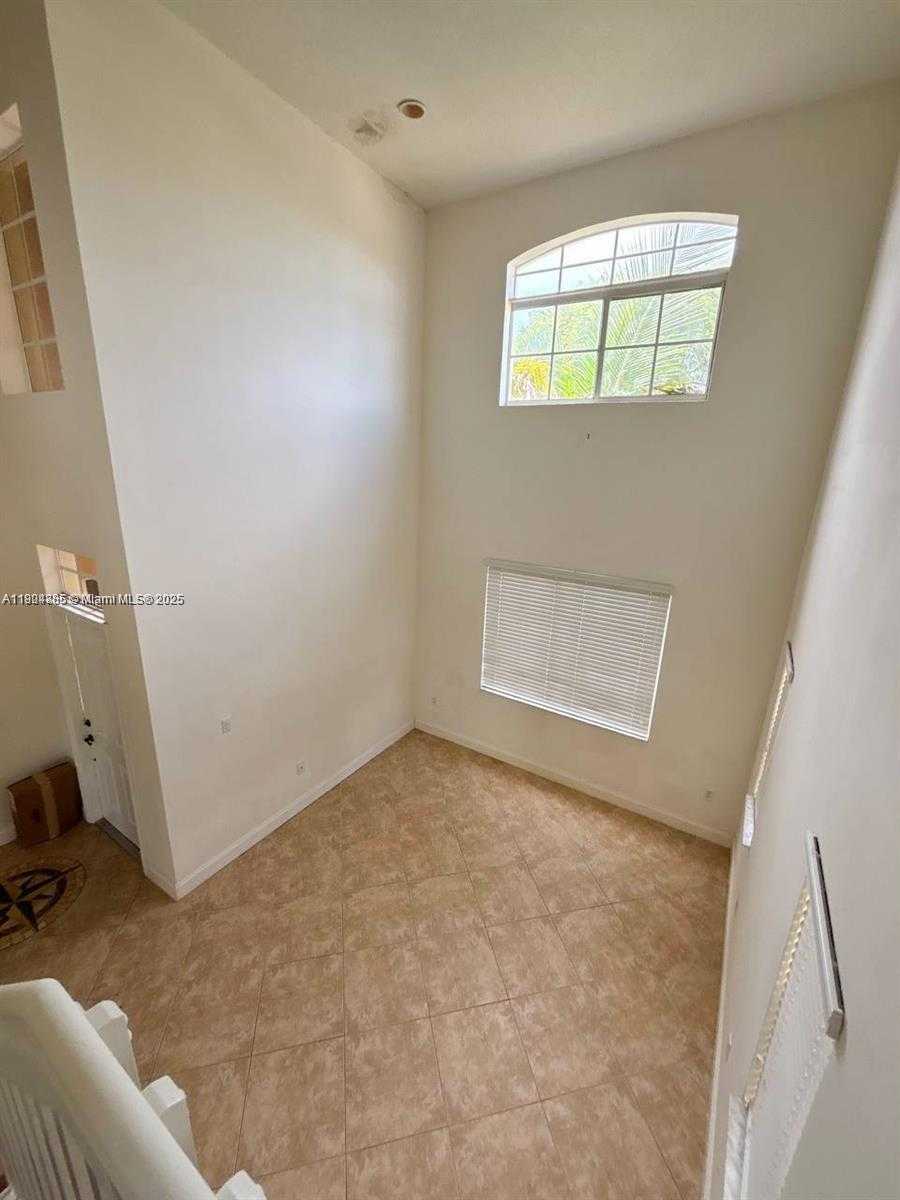 Small Image of 9032 SOUTH WEST 208TH TER #9032, Cutler Bay Number 13