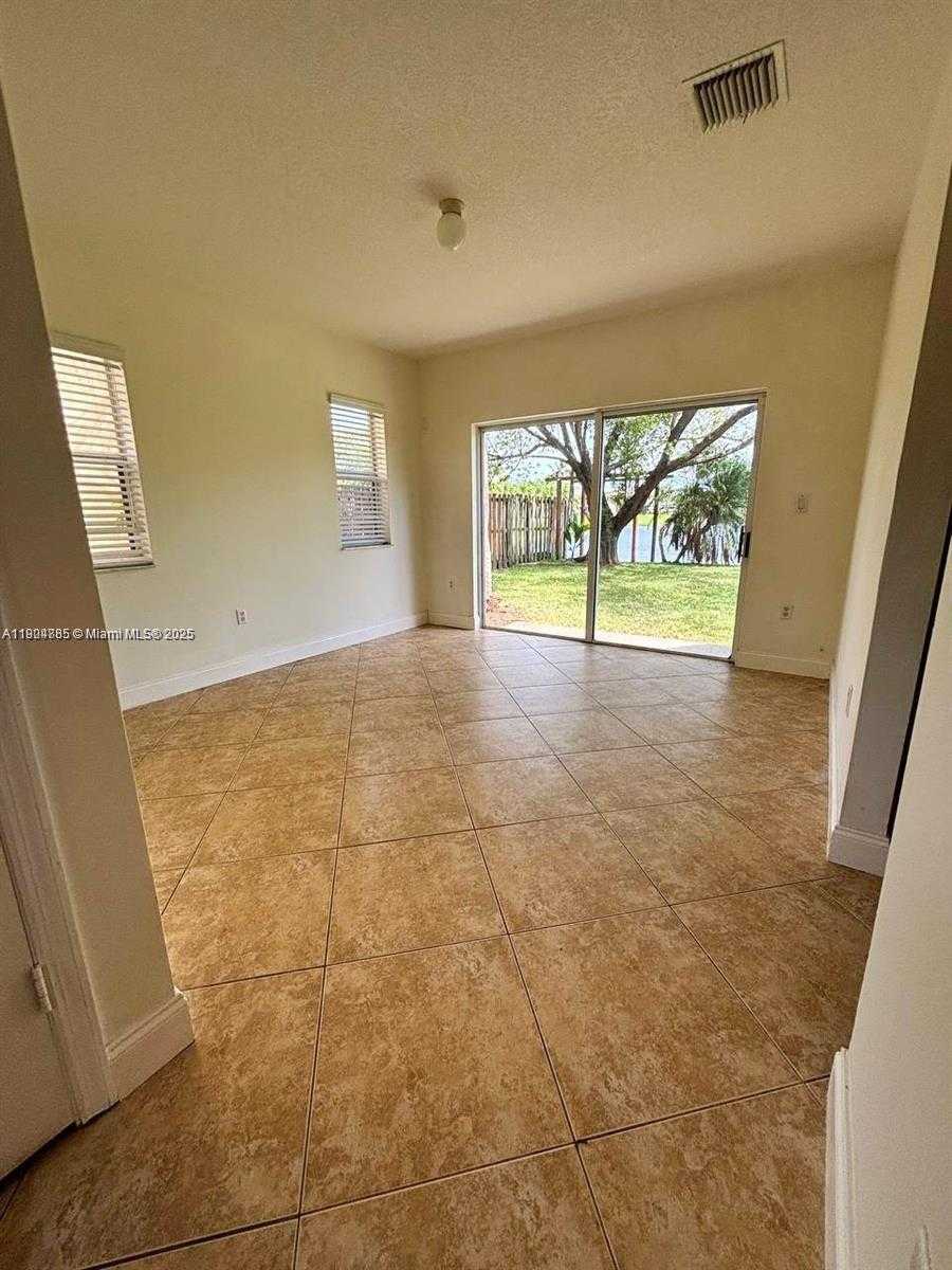 Small Image of 9032 SOUTH WEST 208TH TER #9032, Cutler Bay Number 14