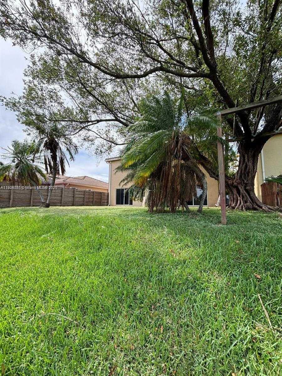 Small Image of 9032 SOUTH WEST 208TH TER #9032, Cutler Bay Number 8