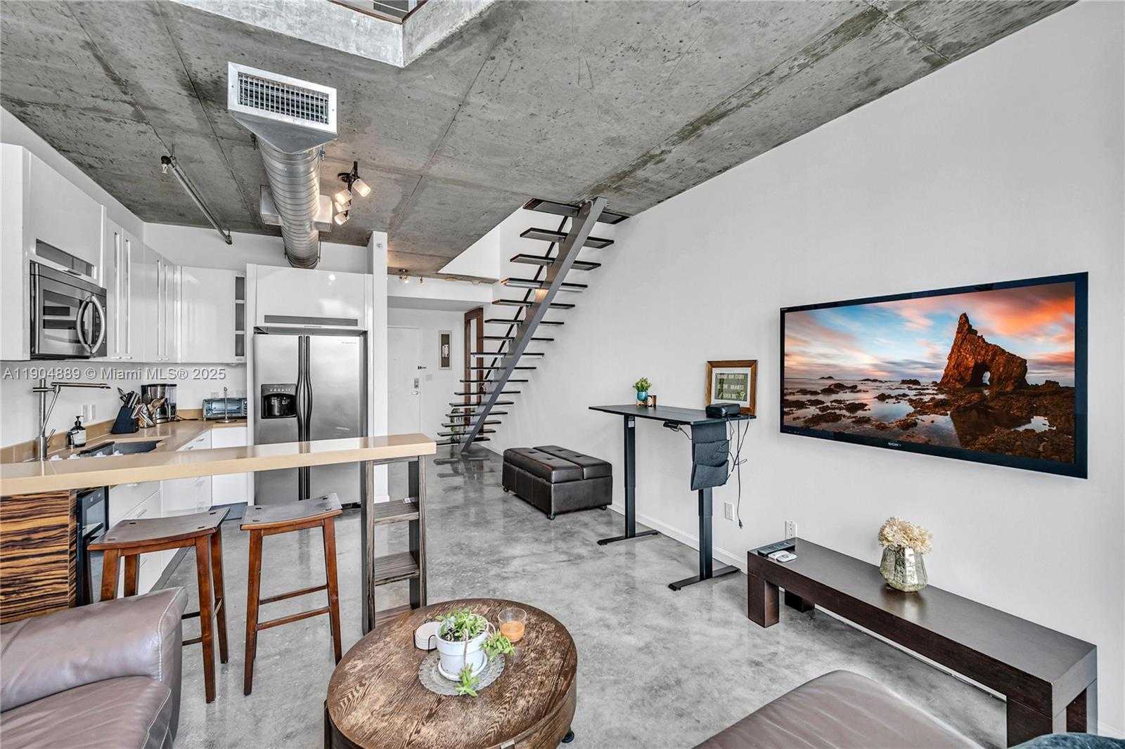 Small Image of 690 SOUTH WEST 1ST CT #1713, Miami Number 11