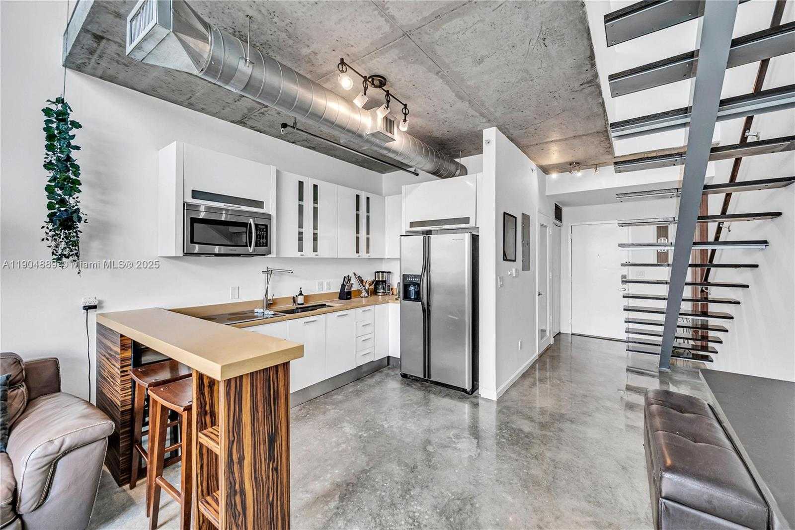 Small Image of 690 SOUTH WEST 1ST CT #1713, Miami Number 12