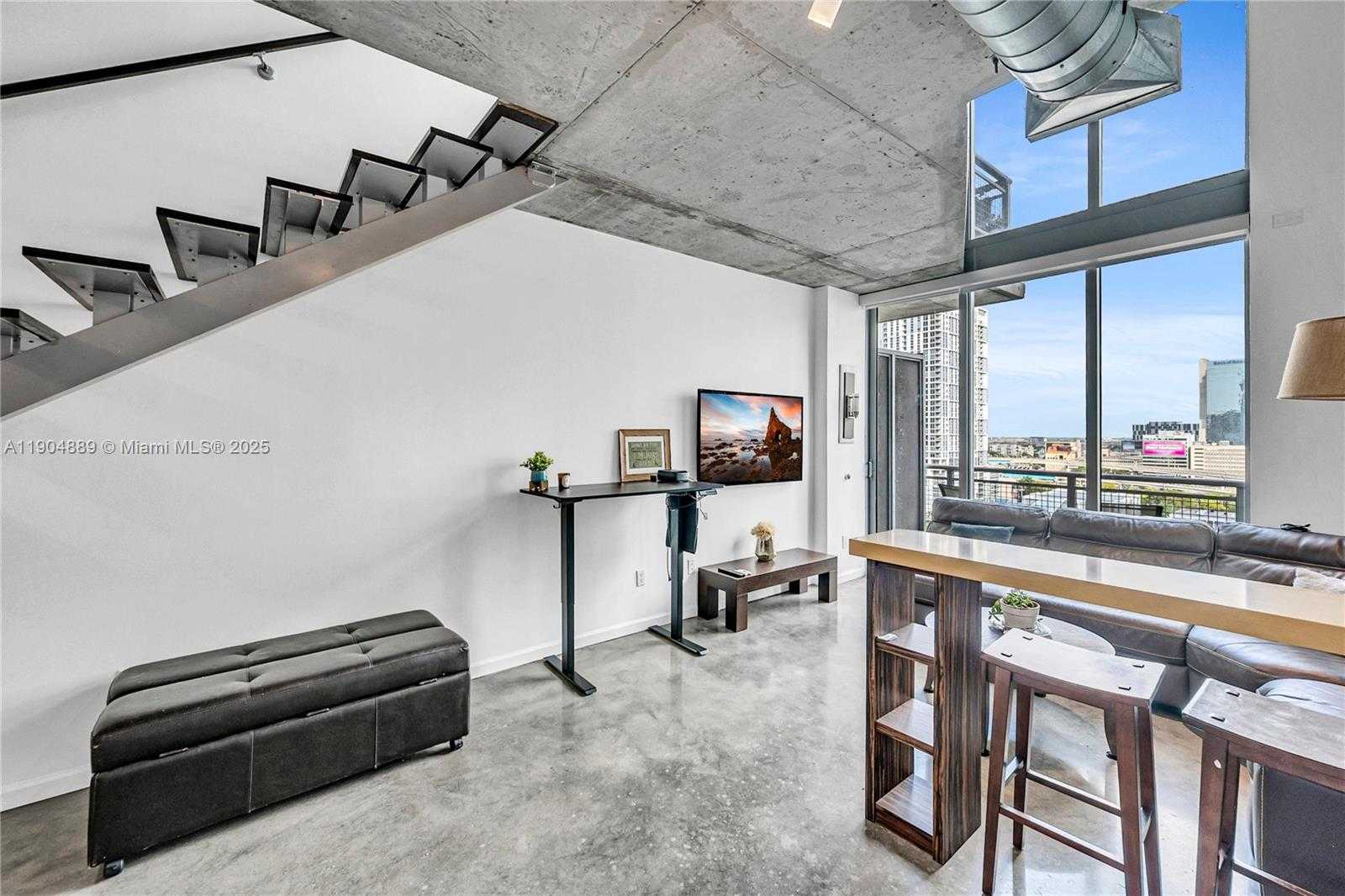 Small Image of 690 SOUTH WEST 1ST CT #1713, Miami Number 16