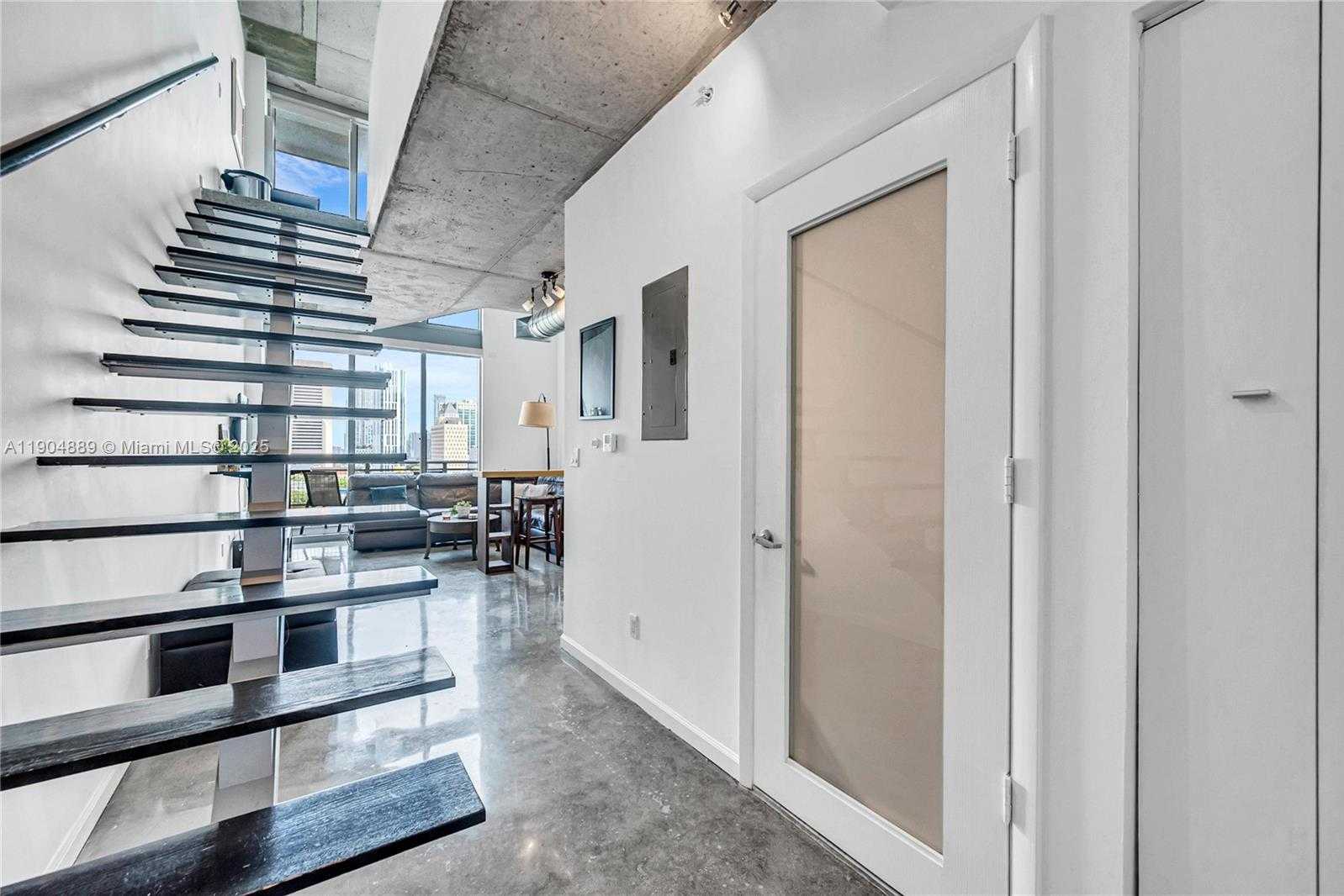 Small Image of 690 SOUTH WEST 1ST CT #1713, Miami Number 19