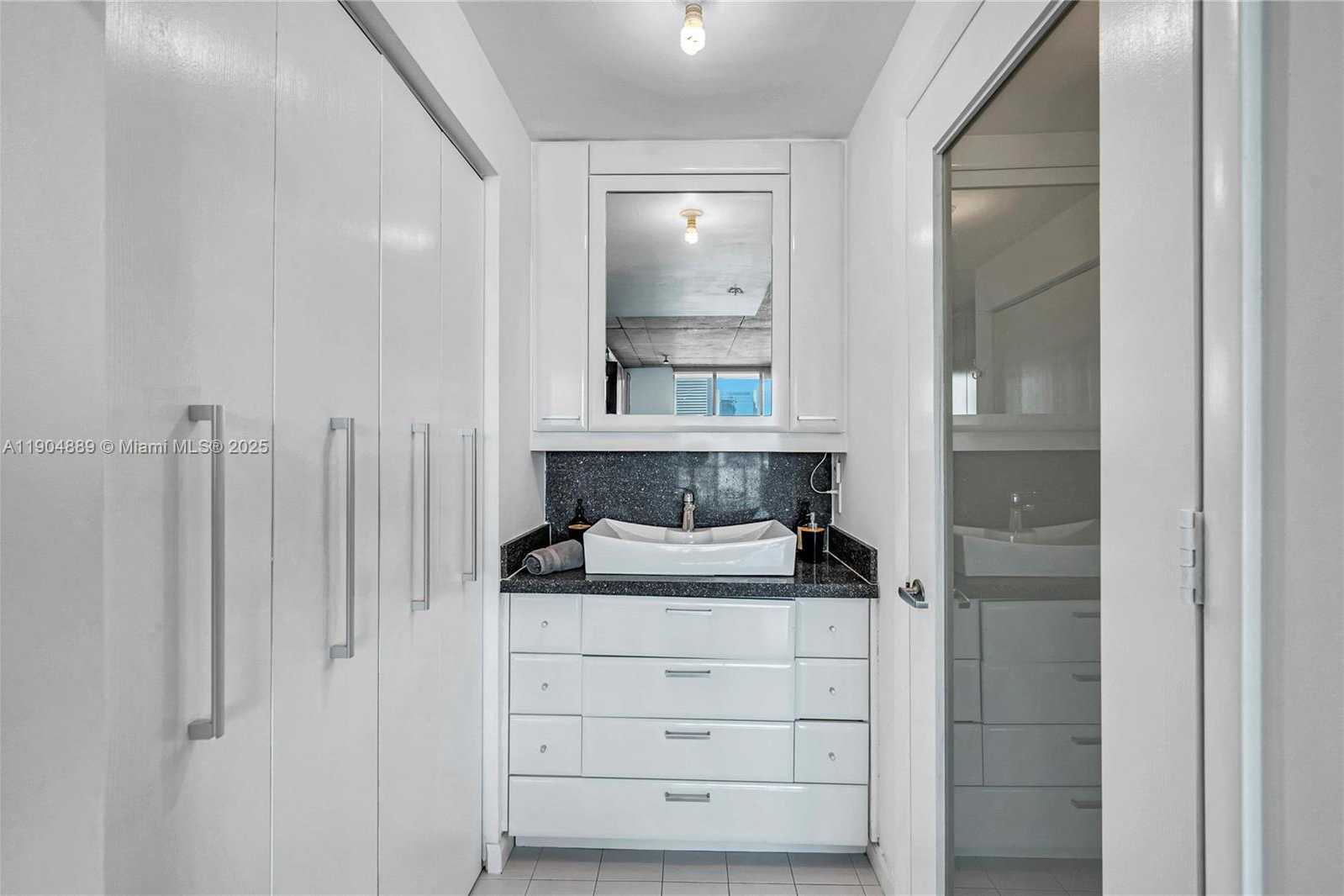 Small Image of 690 SOUTH WEST 1ST CT #1713, Miami Number 25