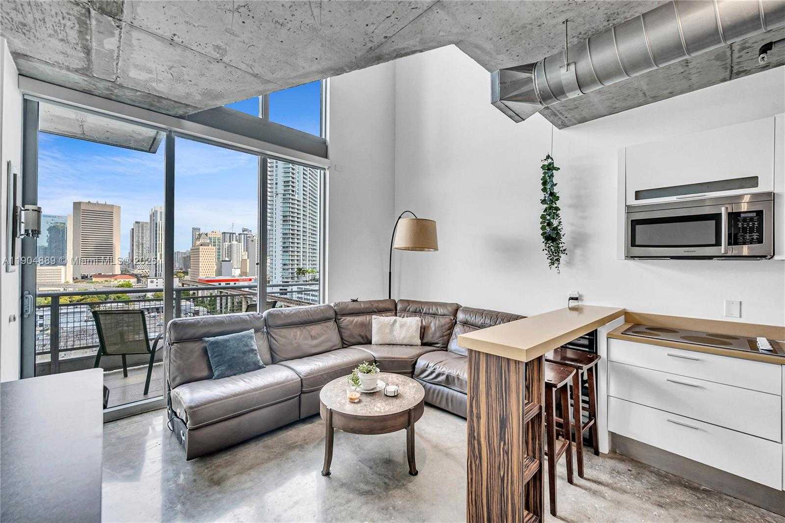 Small Image of 690 SOUTH WEST 1ST CT #1713, Miami Number 3