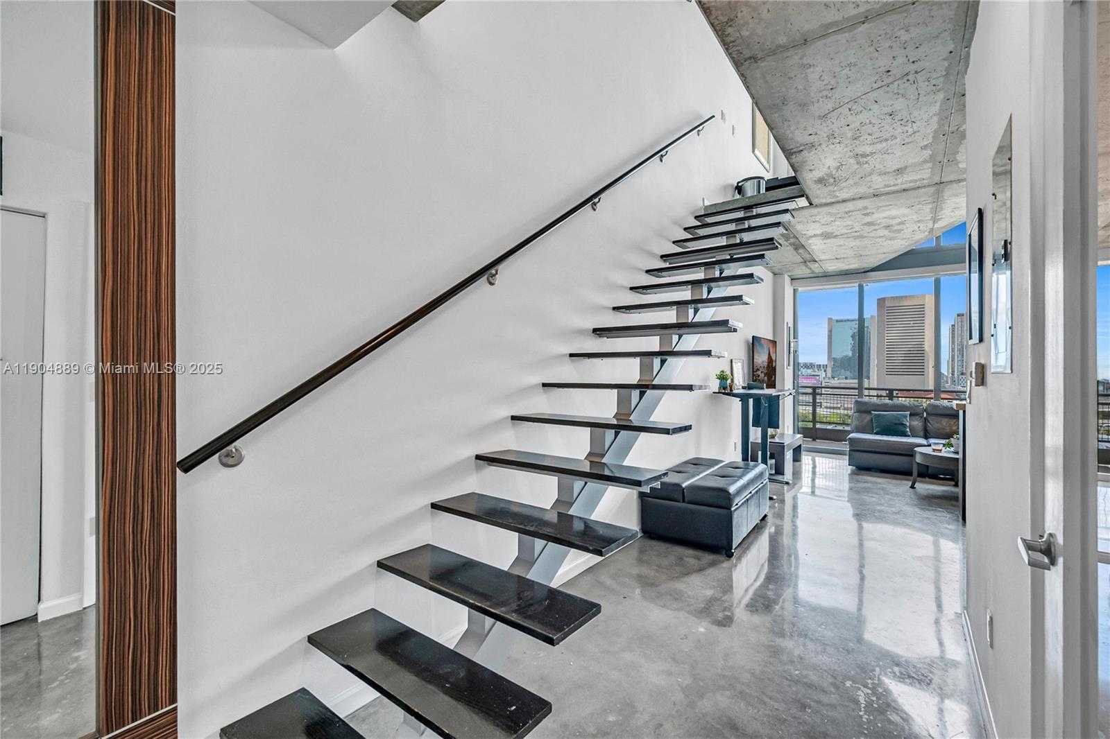 Small Image of 690 SOUTH WEST 1ST CT #1713, Miami Number 30