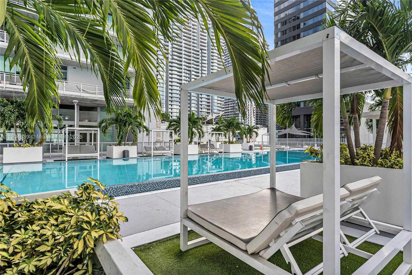 Small Image of 690 SOUTH WEST 1ST CT #1713, Miami Number 35