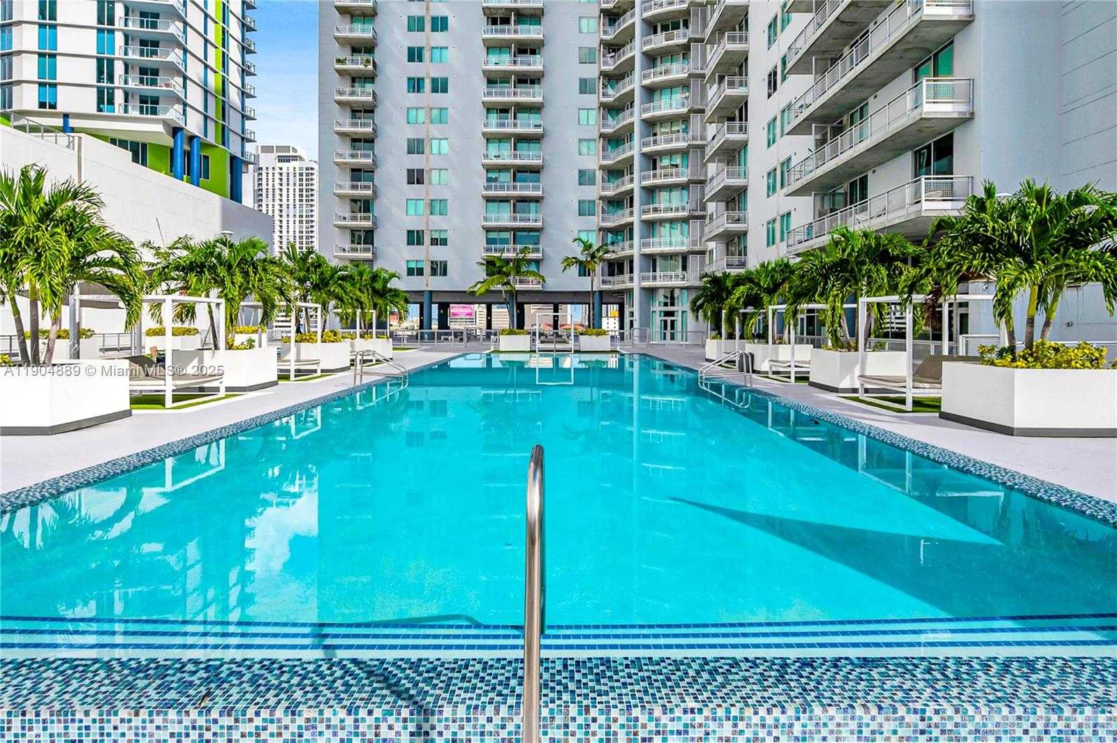 Small Image of 690 SOUTH WEST 1ST CT #1713, Miami Number 37