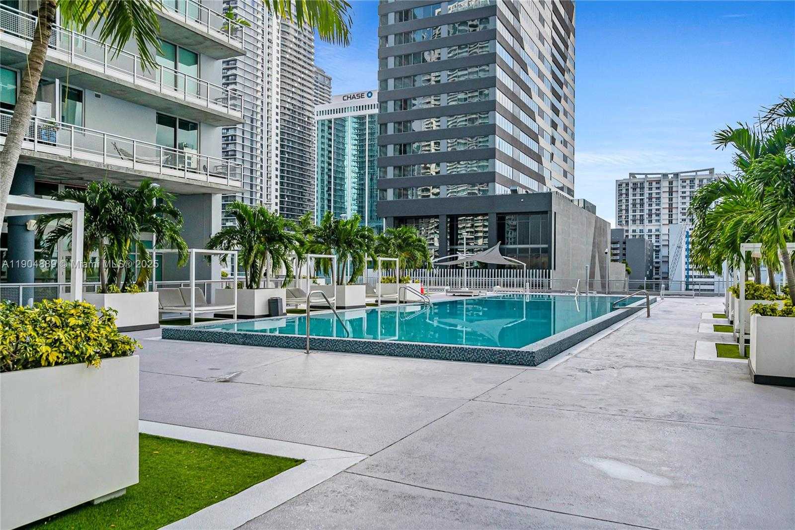 Small Image of 690 SOUTH WEST 1ST CT #1713, Miami Number 39