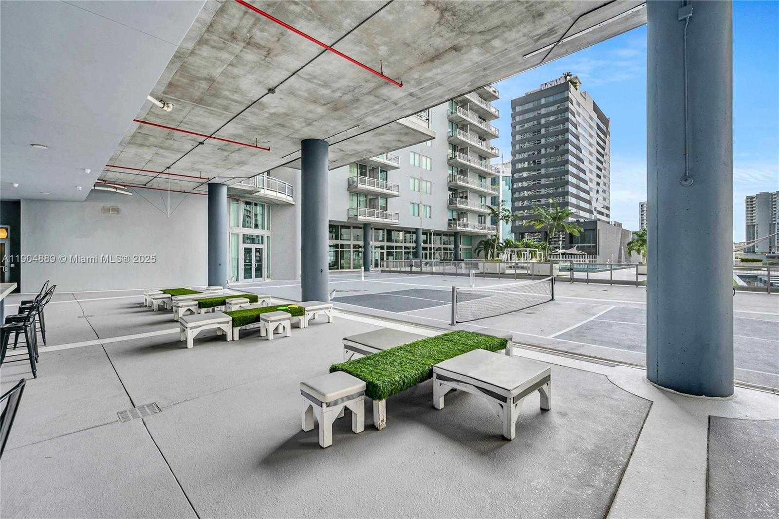 Small Image of 690 SOUTH WEST 1ST CT #1713, Miami Number 43